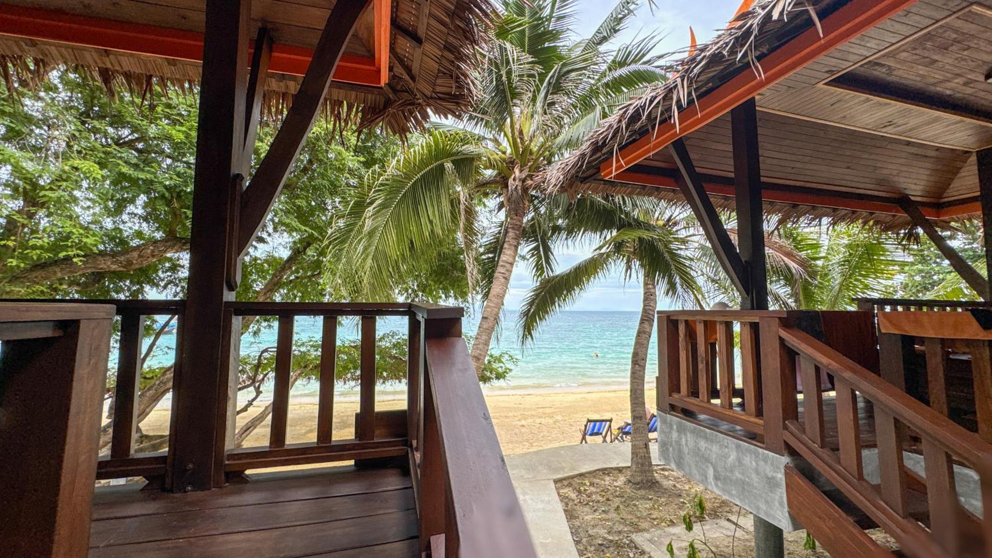 Phi Phi Relax Beach Resort Exterior photo